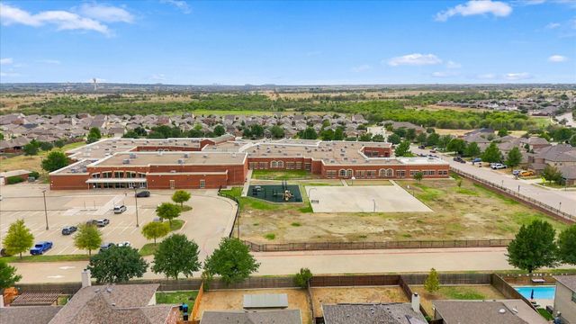 453 Pollyann Trail, Fort Worth, TX 76052