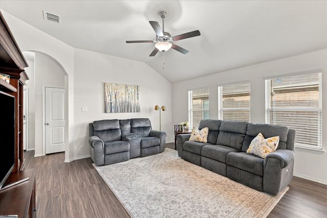 453 Pollyann Trail, Fort Worth, TX 76052