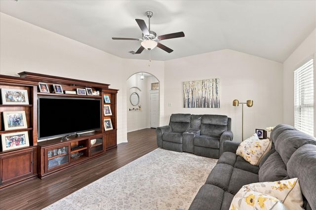 453 Pollyann Trail, Fort Worth, TX 76052