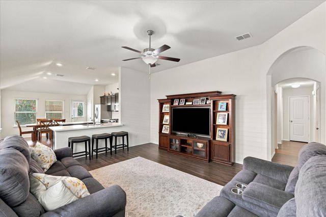 453 Pollyann Trail, Fort Worth, TX 76052
