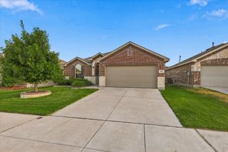 453 Pollyann Trail, Fort Worth, TX 76052