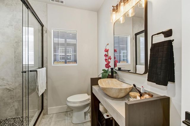 3140 S St, Sacramento, CA 95816