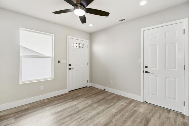 3140 S St, Sacramento, CA 95816