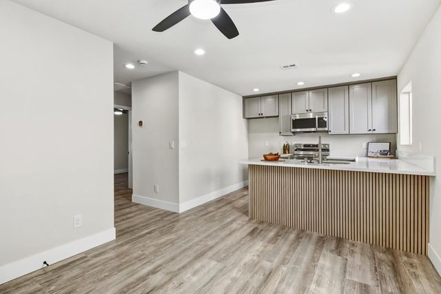 3140 S St, Sacramento, CA 95816