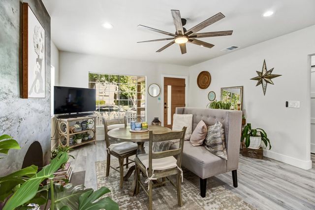 3140 S St, Sacramento, CA 95816