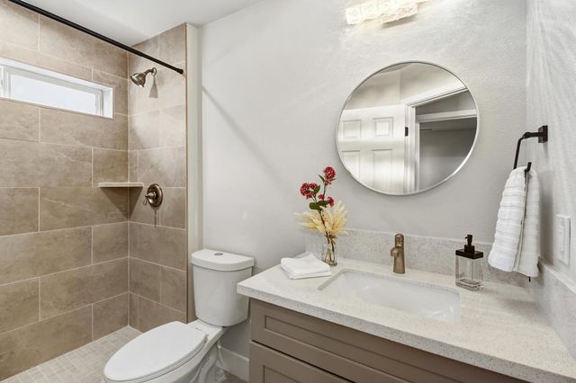 3140 S St, Sacramento, CA 95816