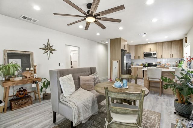 3140 S St, Sacramento, CA 95816