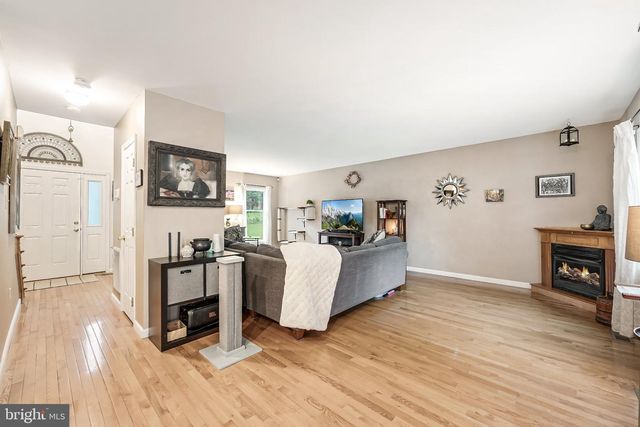 40490 LOVETTSVILLE RD, Lovettsville, VA 20180