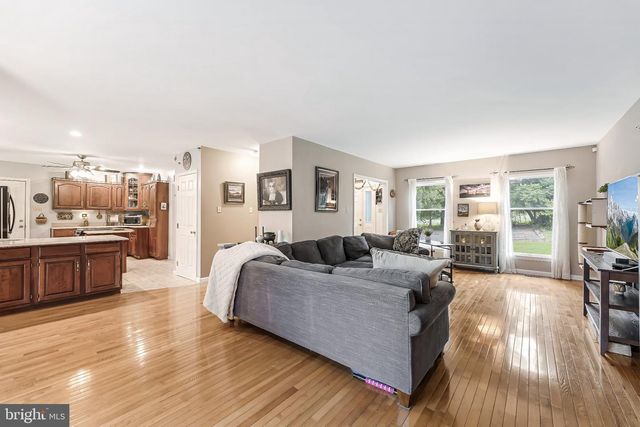 40490 LOVETTSVILLE RD, Lovettsville, VA 20180