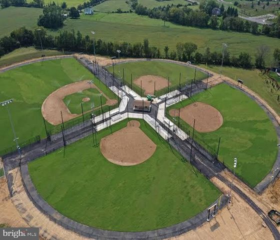 40490 LOVETTSVILLE RD, Lovettsville, VA 20180