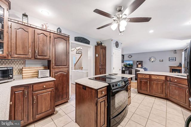 40490 LOVETTSVILLE RD, Lovettsville, VA 20180