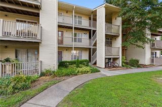 538 Pineland Cir Apt 204, Newport News, VA 23608