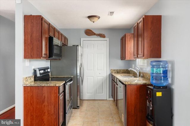 904 LAKEVIEW PKWY, Locust Grove, VA 22508
