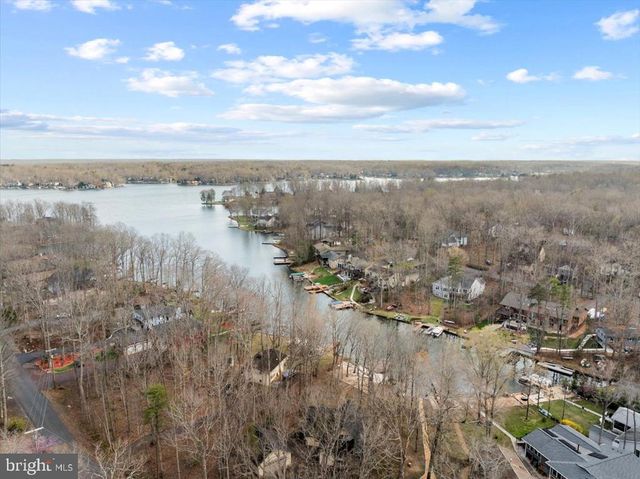 904 LAKEVIEW PKWY, Locust Grove, VA 22508
