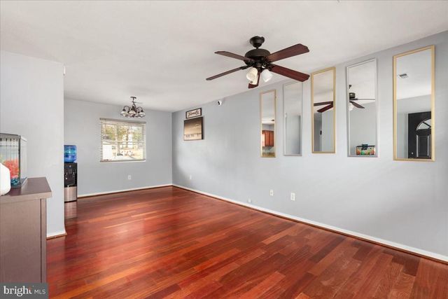 904 LAKEVIEW PKWY, Locust Grove, VA 22508