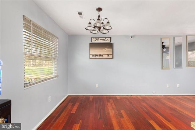 904 LAKEVIEW PKWY, Locust Grove, VA 22508