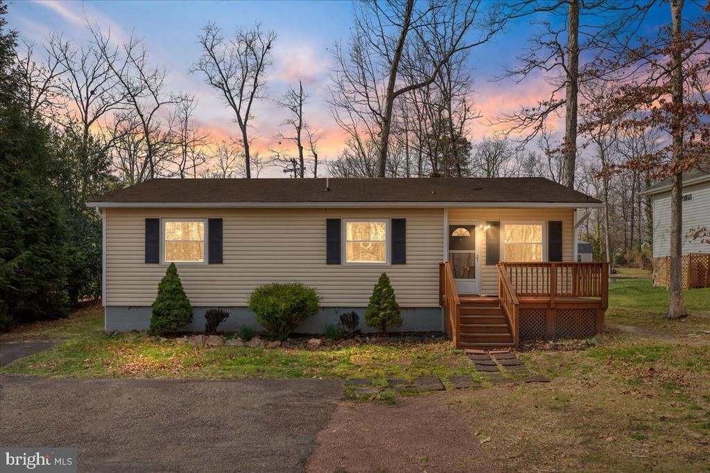 904 LAKEVIEW PKWY, Locust Grove, VA 22508