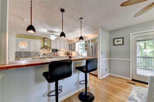 6224 Ivy Springs Drive, Flowery Branch, GA 30542