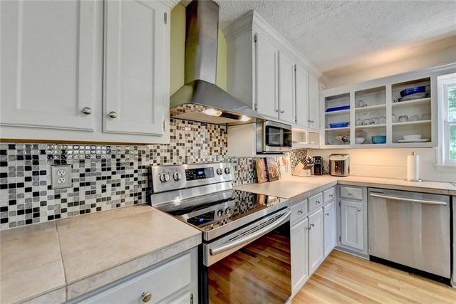 6224 Ivy Springs Drive, Flowery Branch, GA 30542