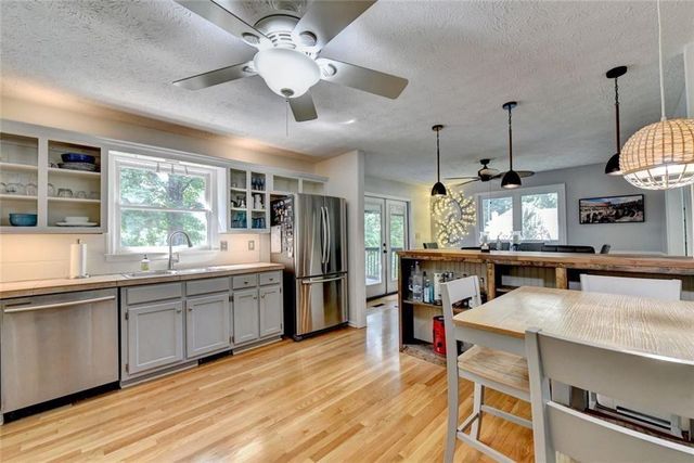 6224 Ivy Springs Drive, Flowery Branch, GA 30542