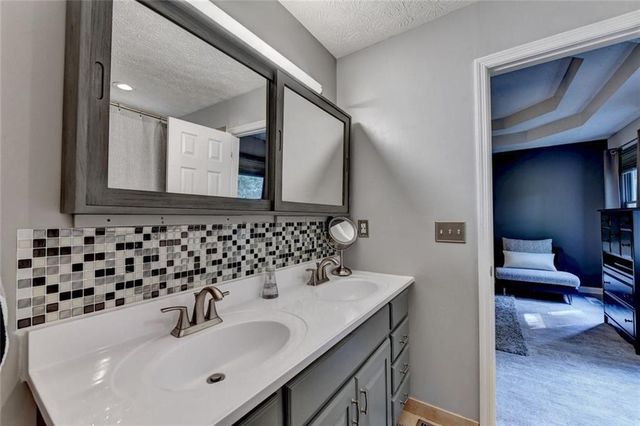 6224 Ivy Springs Drive, Flowery Branch, GA 30542