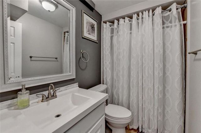 6224 Ivy Springs Drive, Flowery Branch, GA 30542