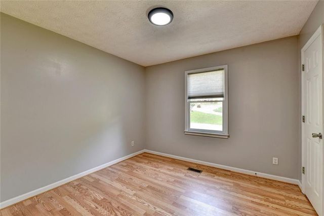 6224 Ivy Springs Drive, Flowery Branch, GA 30542