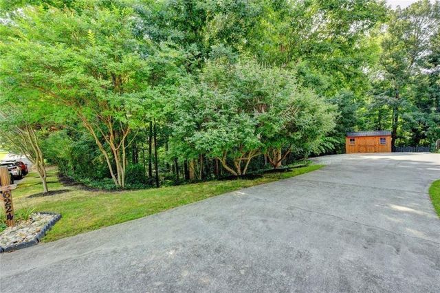 6224 Ivy Springs Drive, Flowery Branch, GA 30542