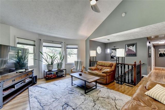 6224 Ivy Springs Drive, Flowery Branch, GA 30542