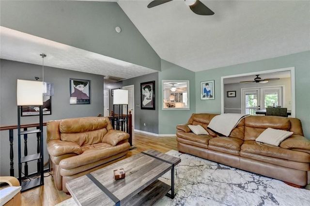 6224 Ivy Springs Drive, Flowery Branch, GA 30542
