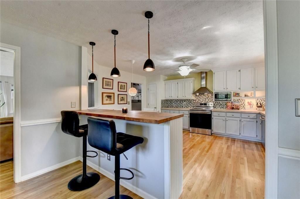 6224 Ivy Springs Drive, Flowery Branch, GA 30542
