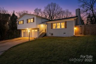 1905 10th Street Place NW, Hickory, NC 28601