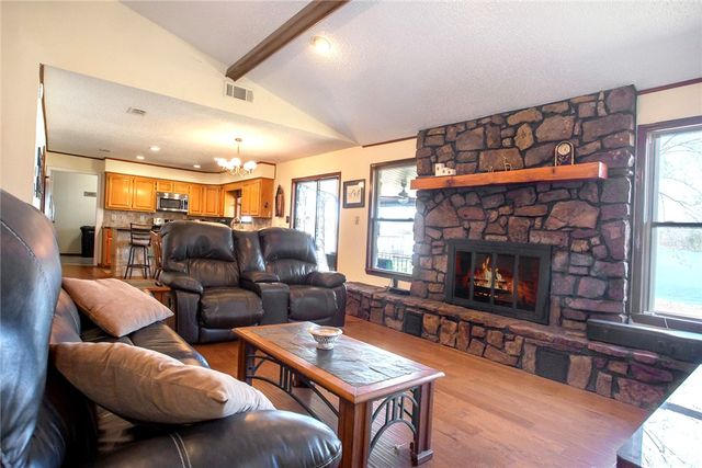 426 Round Mountain Lane, London, AR 72847