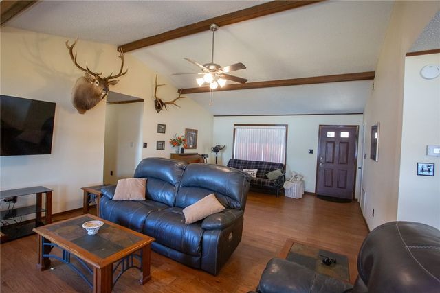 426 Round Mountain Lane, London, AR 72847