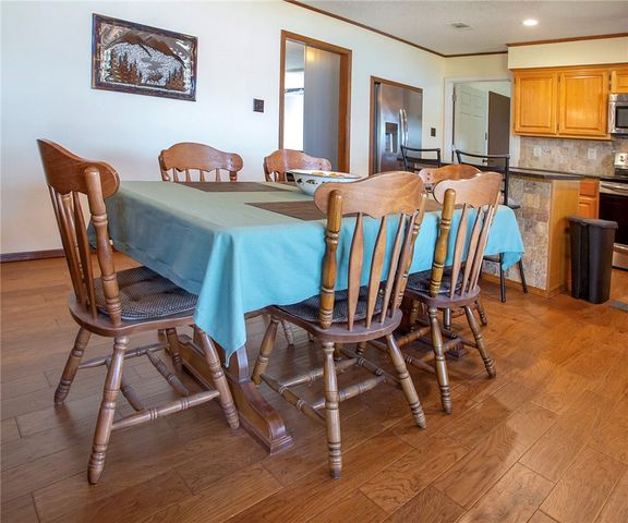 426 Round Mountain Lane, London, AR 72847