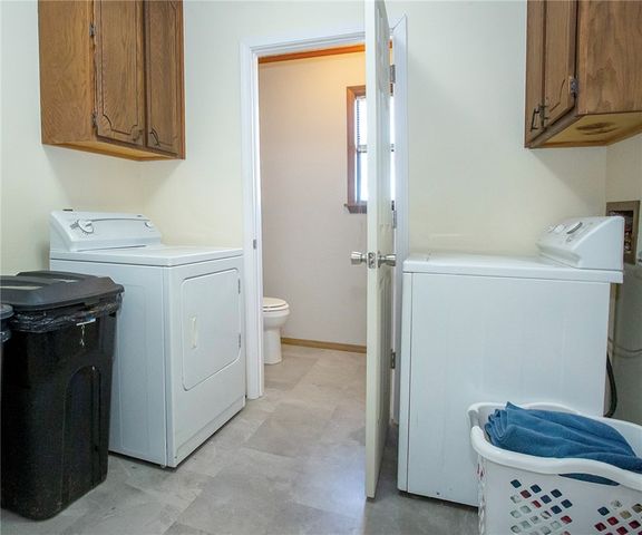 426 Round Mountain Lane, London, AR 72847