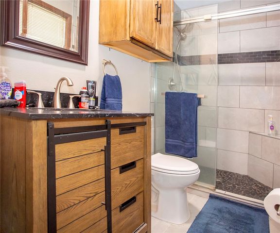 426 Round Mountain Lane, London, AR 72847