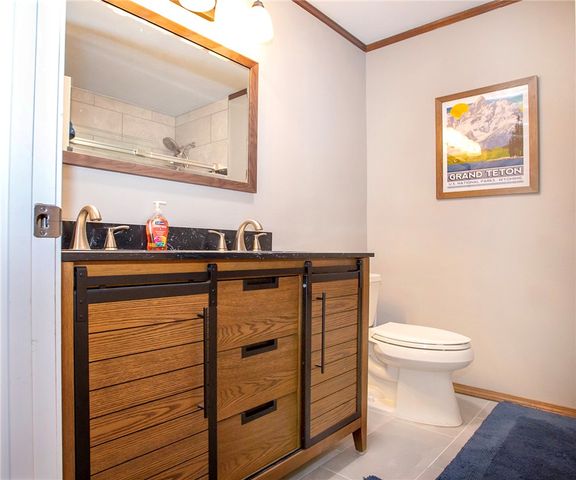 426 Round Mountain Lane, London, AR 72847