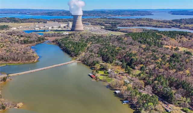 426 Round Mountain Lane, London, AR 72847