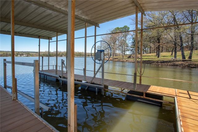 426 Round Mountain Lane, London, AR 72847