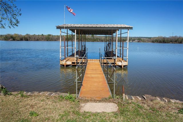 426 Round Mountain Lane, London, AR 72847