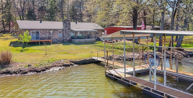 426 Round Mountain Lane, London, AR 72847