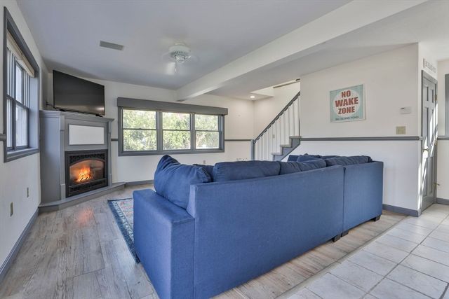 105 Conleys Grove Road, Derry, NH 03038