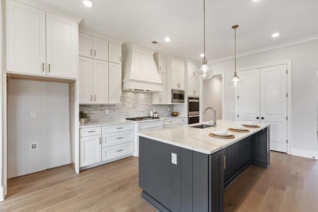 1350 BELFAIR DR, Collierville, TN 38017