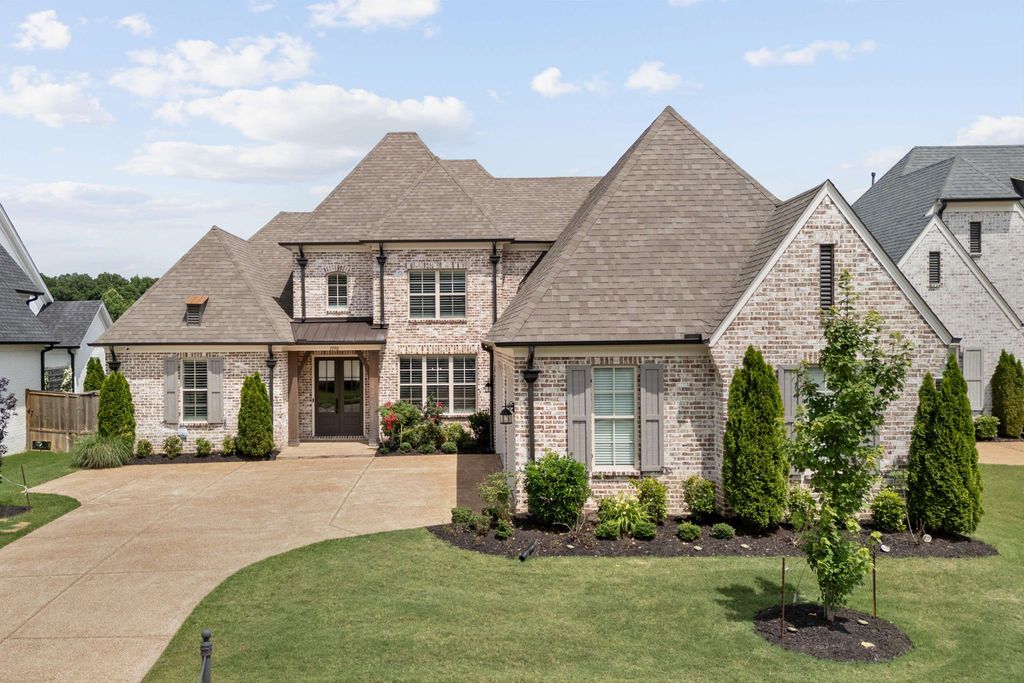 1350 BELFAIR DR, Collierville, TN 38017