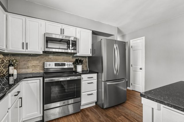 1112 Woodview Drive, Portage City, MI 49024