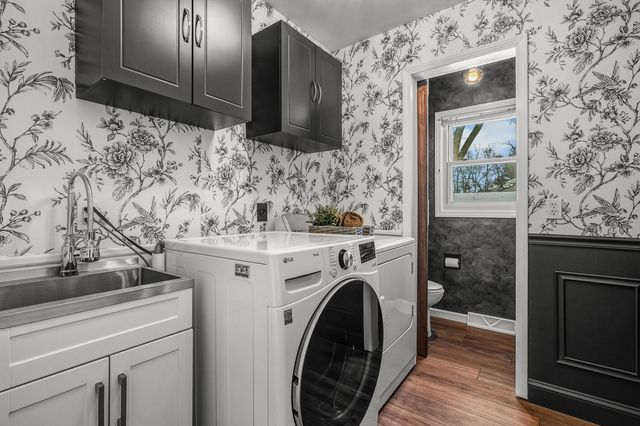 1112 Woodview Drive, Portage City, MI 49024