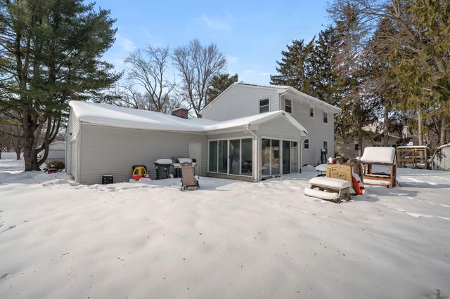 1112 Woodview Drive, Portage City, MI 49024