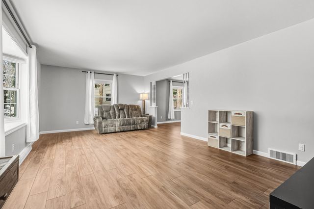 1112 Woodview Drive, Portage City, MI 49024