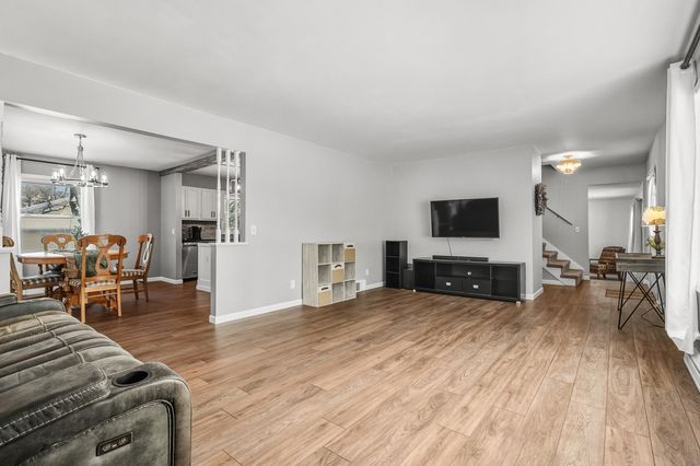 1112 Woodview Drive, Portage City, MI 49024